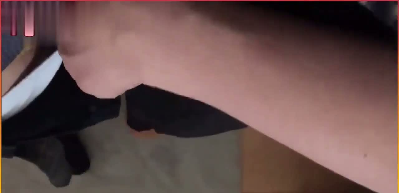 Türbanlı olgunun ateşini söndürüyor